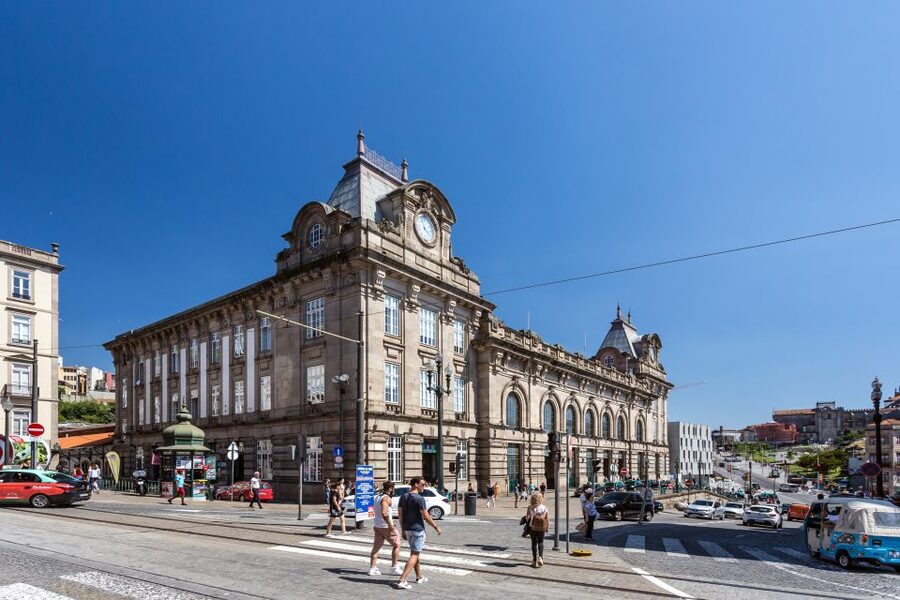 Porto: City Train Tour, River Cruise & Wine Cellar - FAQ