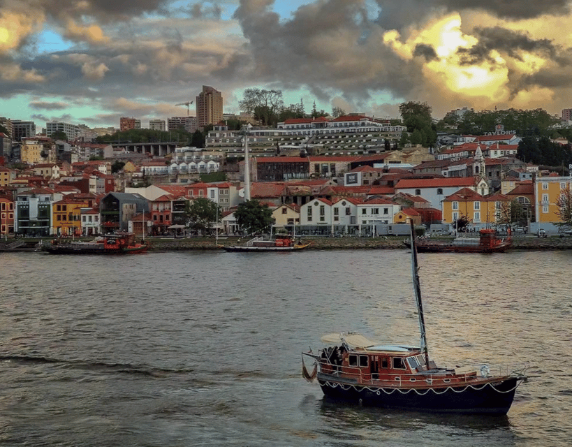 Porto: Classic Boat Cruise on the Douro River - Best time to go: when light and river mood do their best work