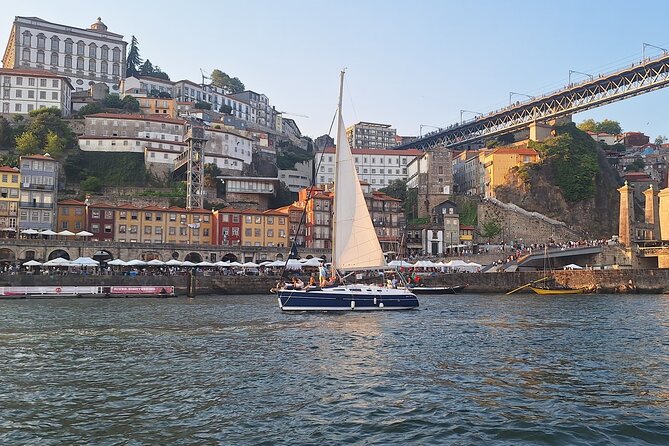 Porto cruise, Thulium just for you! Enjoy Sailboat with open sail - Ribeira do Porto under the iron arch