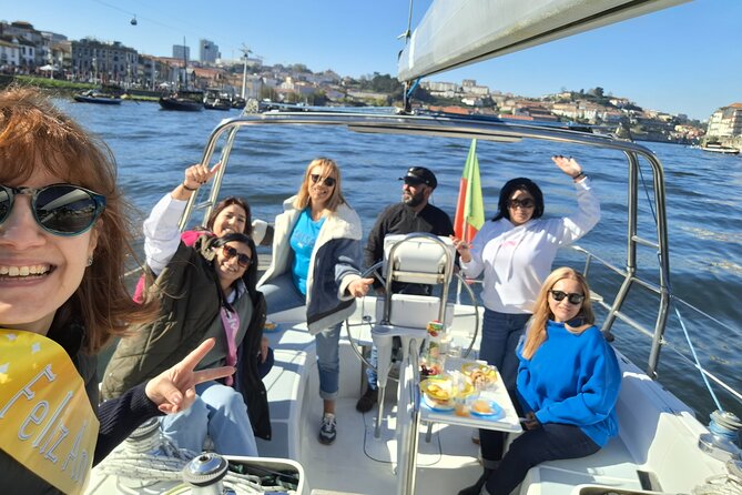 Porto cruise, Thulium just for you! Enjoy Sailboat with open sail - What you get on board: jackets, snacks, WiFi, and music