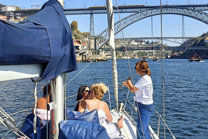 Porto: Cruzeiro privado rio douro até 8 pessoas com wine tasting - When it is sailing and when it is motor: a real consideration