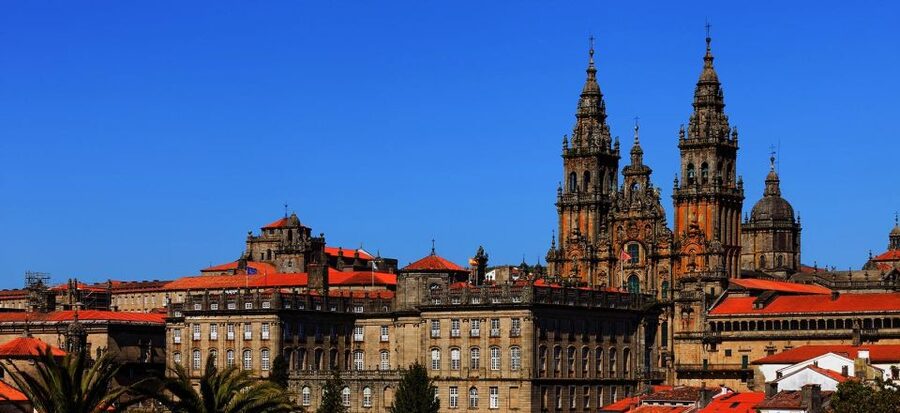 Porto: Day Trip to Santiago de Compostela - The cathedral visit and lunch time: making the most of your 4 hours