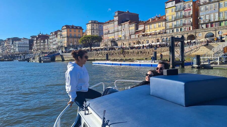 Porto: Douro Cruise, 6 Bridges & 4 Port Wines (Max 7) - From Afurada toward the palaces and viewpoints: how the early stretch sets the tone