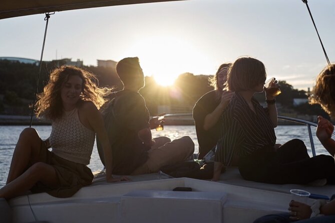 Porto: Douro River Boat Cruise with Port Wine and Snacks - Timing, weather, and practical comfort on a 2-hour cruise