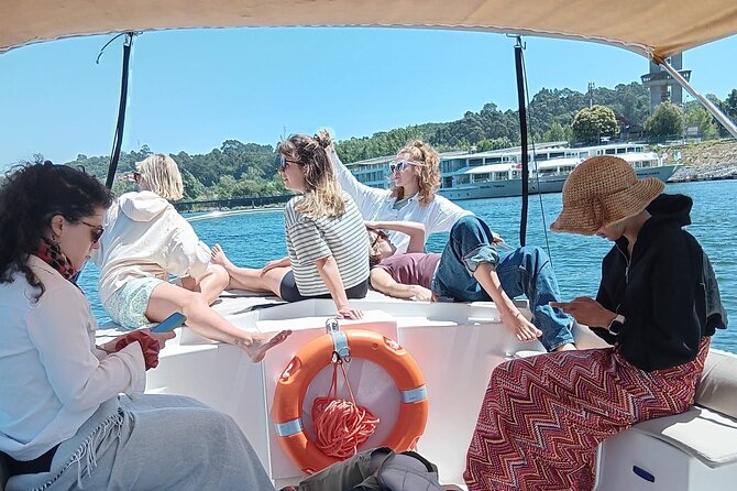 Porto:Douro River boat tour under the 6 bridges - Port tastings (red, white, ruby): how to make it fun, not rushed