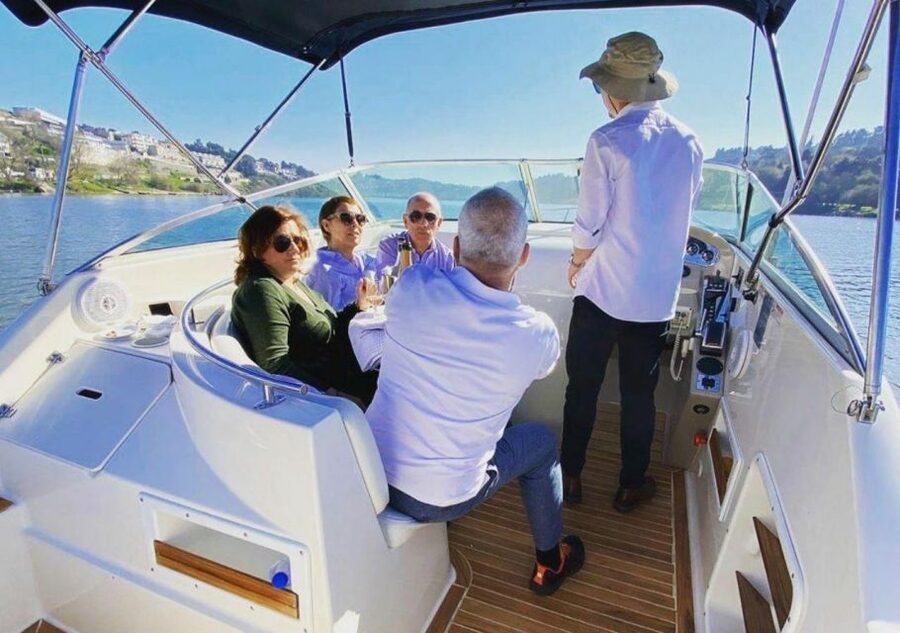 Porto: Douro River Boat Tour w/ Portuguese Wines & Tasting - The 2-hour cruise rhythm: smooth sailing and intentional pauses