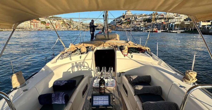 Porto: Douro river Boat tour with wine tasting (small group) - Practical Tips: What to Bring and How to Prepare