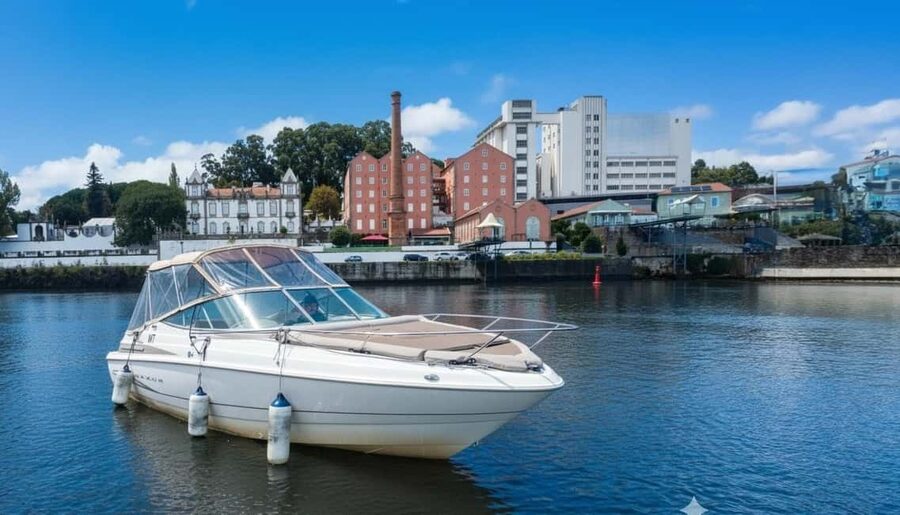 Porto: Douro River Cruise & Boat Tour with Port Wine Tasting - Cruising Through Porto’s Historic Heart Under Six Bridges