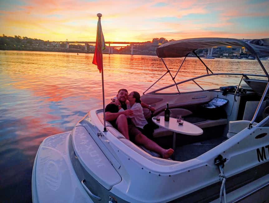 Porto: Douro River Cruise & Boat Tour with Port Wine Tasting - Marina do Freixo to Dom Luís Bridge: the “Get Your Bearings Fast” Start