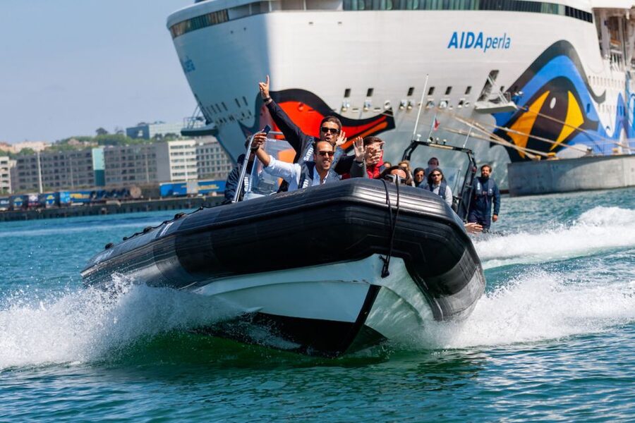 Porto: Douro River Speedboat Tour - When the Atlantic shows up at Foz do Douro