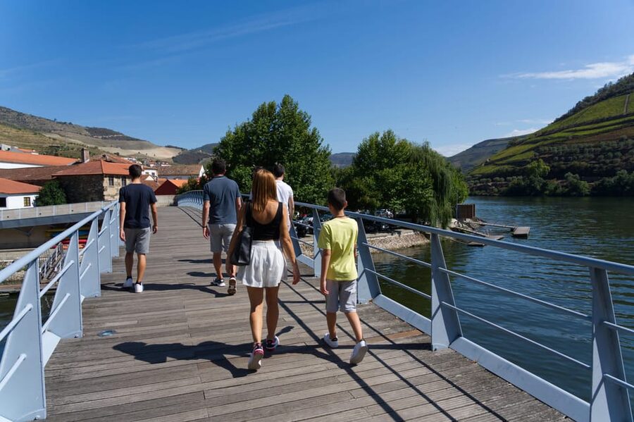 Porto: Douro Valley & Amarante Wine, Food & River Tour - Food and Wine Pacing: How the Day Avoids the Sit-Down Lunch Trap