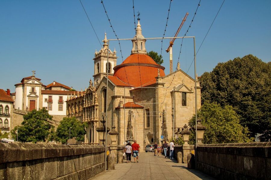 Porto: Douro Valley History & Wine Tour with Cruise & Lunch - Pinhão and the Rabelo boat cruise: a classic Douro way to see the vines