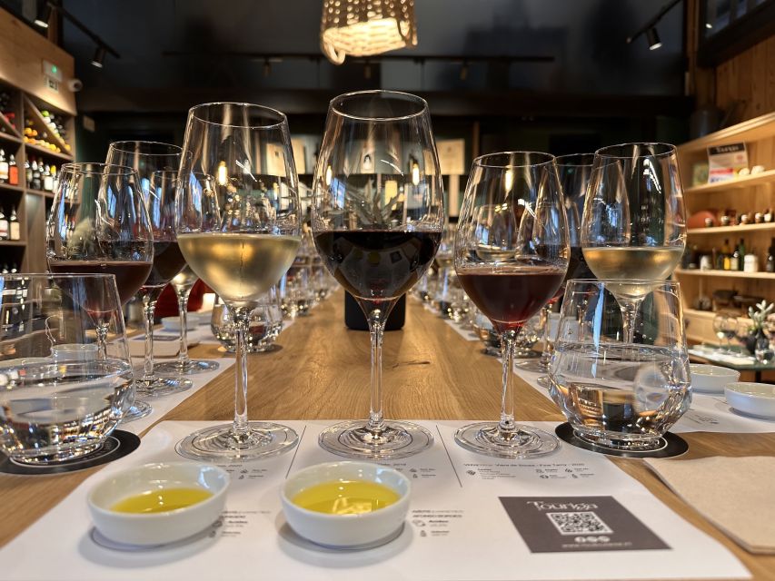 Porto: Douro Valley Tour with Wine Tasting, Cruise and Lunch - Pinhão and the 1-hour boat cruise: the scenic payoff