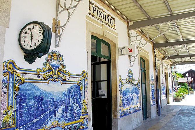Porto: Douro Valley Wine Tour Including Lunch - Lunch in the Valley: Where the Day Finally Slows Down