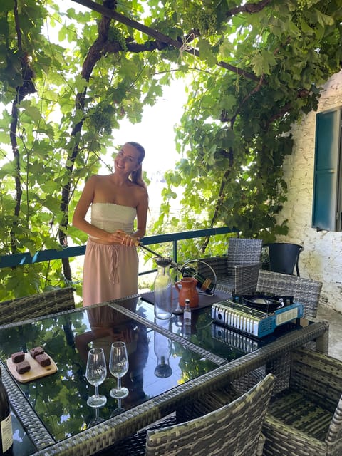 Porto: Douro Valley Wine Tour with a Sommelier & Boat Trip - Porto to Vinho Verde: Meeting the Quinta in a 4-Century Setting