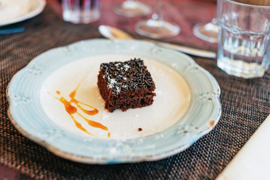 Porto: Douro Valley with Winery Lunch, Tastings & Cruise - Amarante coffee break: the short cultural stop that breaks up the bus time