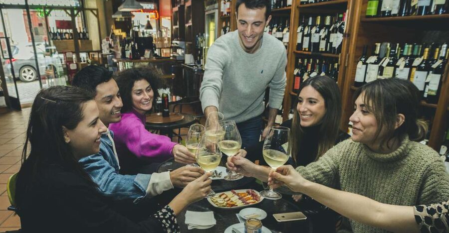Porto: Evening Local Food Crawl with Drink Pairings - Clérigos and Cedofeita: Porto Beyond the Postcard Route