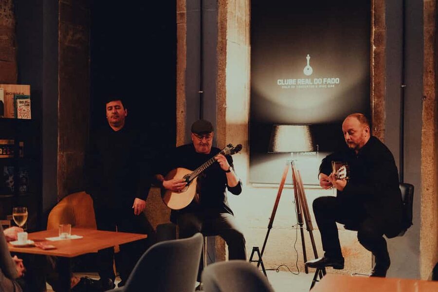 Porto: Fado Live Music, Wine & Cultural Introduction - The One-Hour Show: How the Two-Part Fado Experience Plays