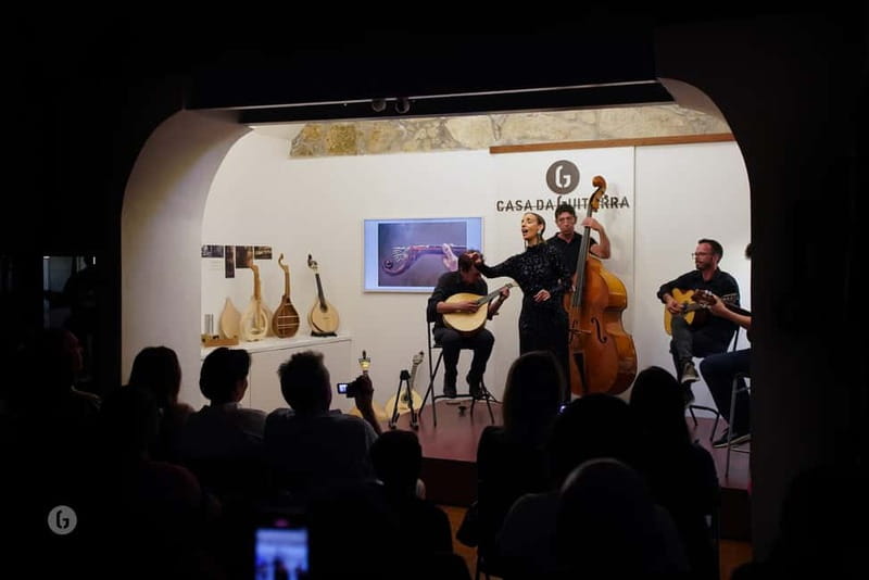 Porto: Fado & Port Wine in Traditional Portuguese Music Shop - Language support and what it means for your comfort level