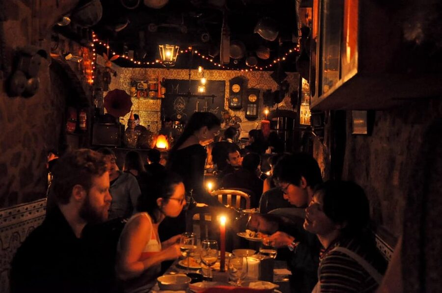 Porto: Fado Show with Dinner in a Traditional Fado House - Dinner and local wine: what you’re really paying for