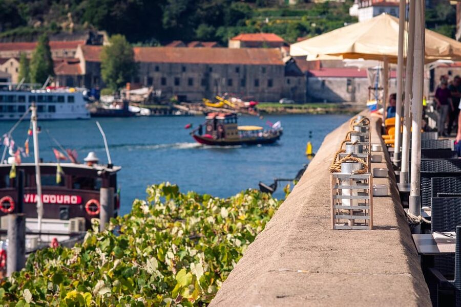 Porto: Flexible Walking Tour in Medieval Area - Mercadores Street Climb: The One Stretch You Should Take Seriously