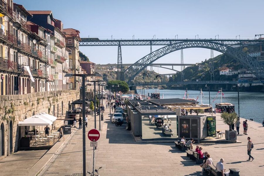 Porto: Flexible Walking Tour in Medieval Area - Grilos Church: A National Monument Moment