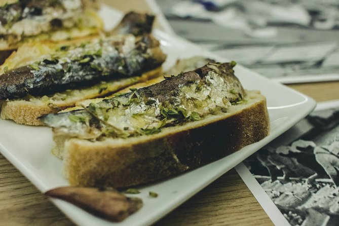 Porto Food and Local Drinks Evening Tour by Food Lover Tour - Guide-led walking: why the small group (max 10) feels better
