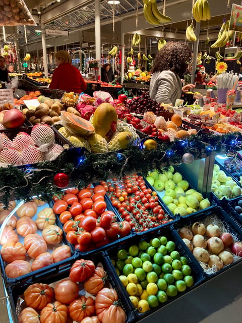 Porto food, wine and culture walking tour - max 8 pax - How the guide ties food to culture (and why that matters)