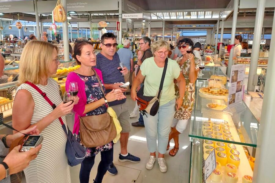 Porto food, wine and culture walking tour - max 8 pax - Port tastings at the market: how to make sense of the style