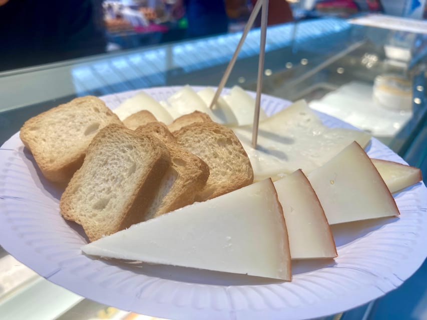 Porto food, wine and culture walking tour - max 8 pax - Green wine and local tasca delicacies