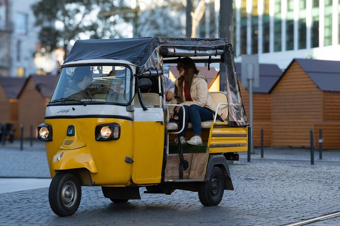 Porto: Fun Private Tuk Tuk Tour - From São João Theatre to a Tuk-Tuk Viewpoint Loop