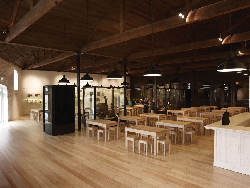 Porto: Graham's Port Lodge Tour with Premium Wine Tastings - Key takeaways before you go