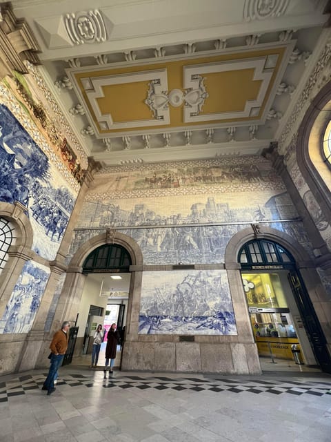 Porto: Guided City Highlights Walking Tour - Clérigos Church: the stop you’ll actually remember later