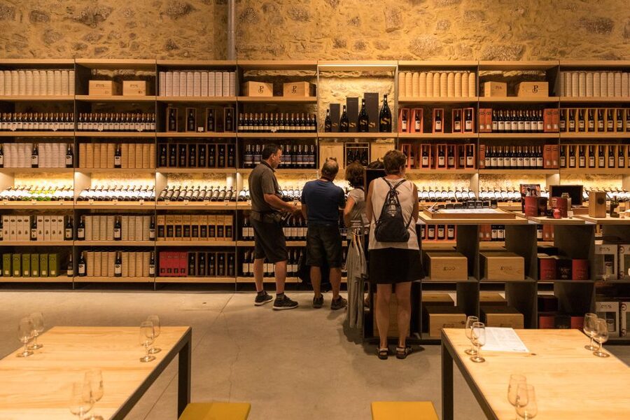 Porto: Guided Tour and Tasting of 3 Port Wines at Poças - Who should book this Poças Port tasting