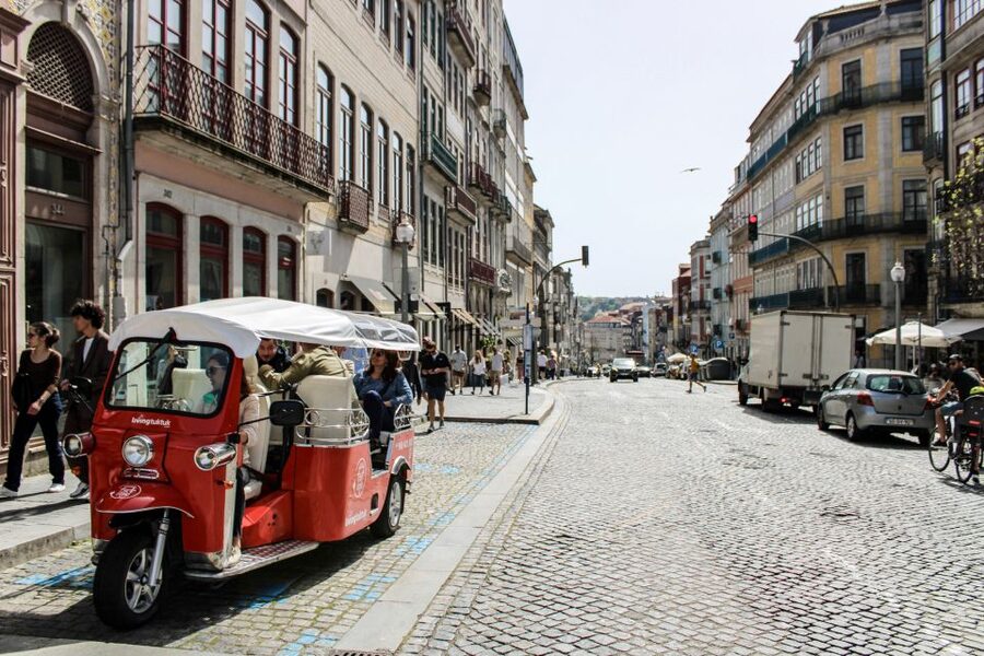 Porto: Guided Tour by Tuk-Tuk & Optional Douro River Cruise - Electric Tuk-Tuk Route: From Sao Bento to Clerigos and Lello