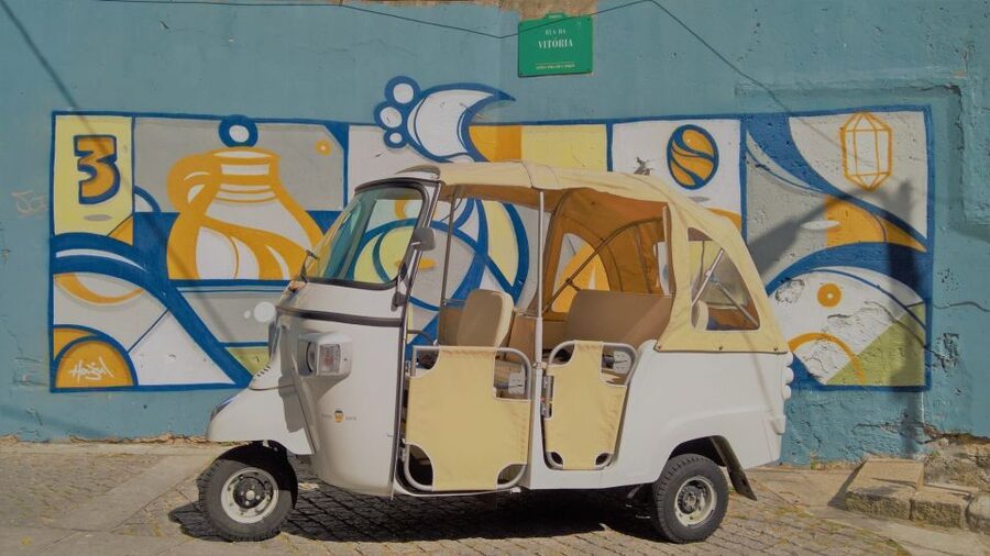Porto: Guided Tuk Tuk Tour - The starting loop: Muralha Fernandina to Ponte Maria Pia