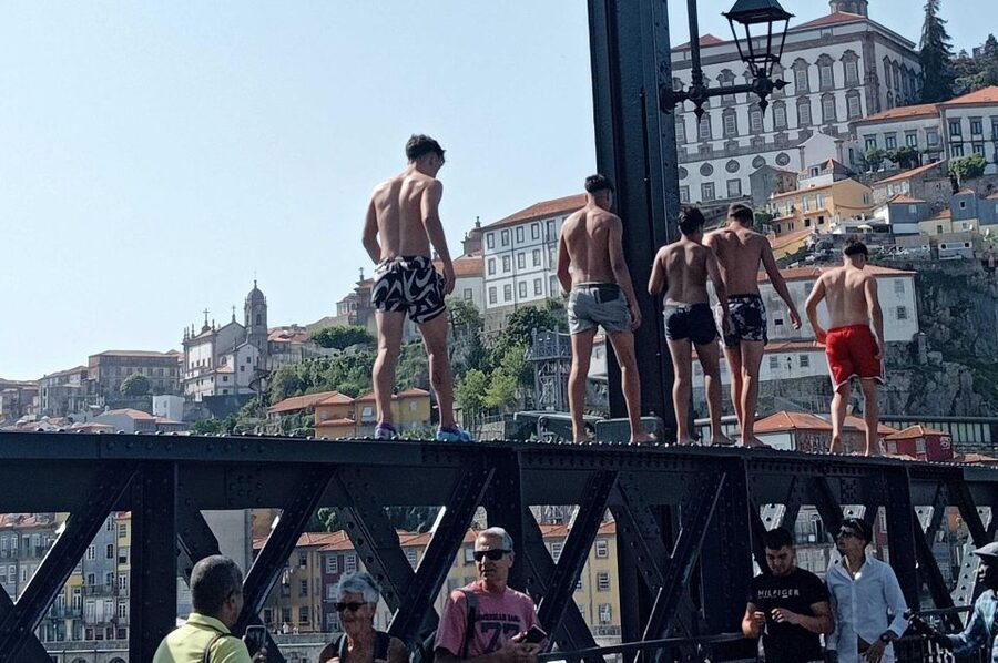 Porto: Guided Walking Tour - Vitória, Clérigos, and Porto’s skyline moments