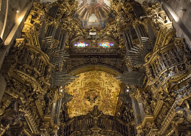 Porto: Guimaraes & Braga Small Group Tour with Lunch and Tickets - Returning to Porto: final meet-up and a clean finish