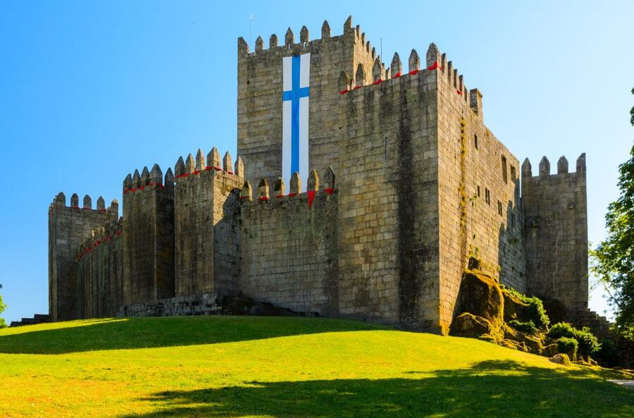 Porto: Guimarães & Braga Tour with Entry Tickets and Lunch - Who Should Book This Porto to Guimarães and Braga Tour?