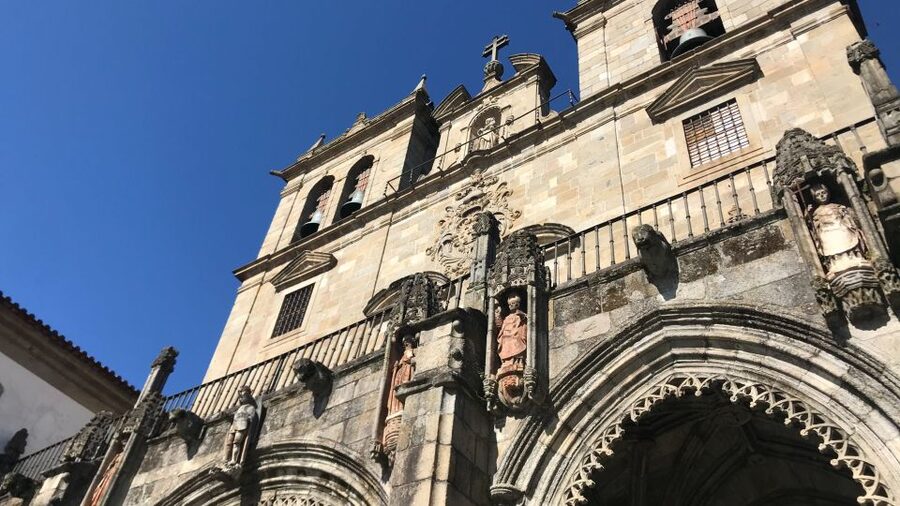 Porto: Guimarães & Braga Tour with Entry Tickets and Lunch - Braga Break and Lunch With Vinho Verde: The Part That Feels Like Northern Portugal