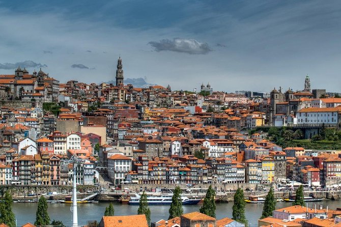 Porto Half-Day Private Tour with Tuk Tuk and Lello Bookstore - Serra do Pilar monastery viewpoint: free access, big photo payback