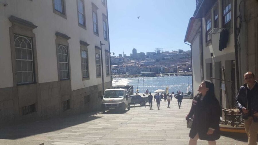 Porto: Half-Day Small Group City Tour with port wine tasting - São Bento Station and Porto Cathedral: Where the details are worth the pause