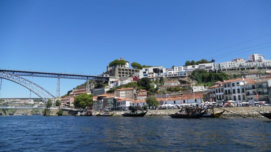 Porto Half-Day Tour and Wine Tasting - Vila Nova de Gaia Wine Cellar: Port Tasting With City Context