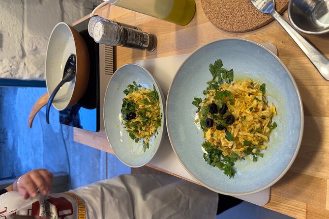 Porto Hands On Cooking Class-3 course-wine included-trained chef - Main course options: bacalhau à Brás OR açorda de camarão