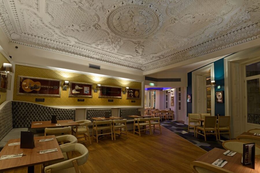 Porto: Hard Rock Cafe Skip-the-Line with Set Menu - Key things that make this Hard Rock Porto visit worth it