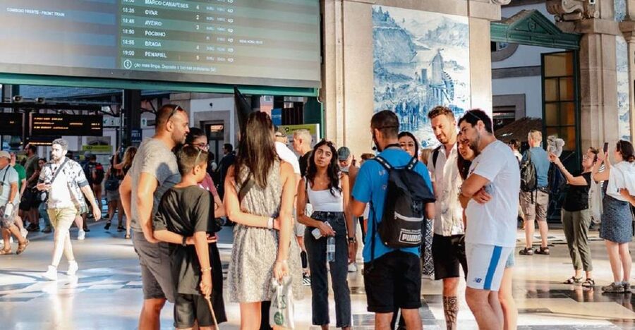 Porto: Harry Potter and City of Porto Guided Walking Tour - Meeting at São Bento: where the wand moment starts