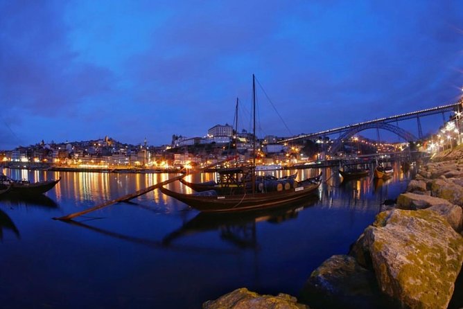 Porto Heritage Night Tour With Fado Show And Dinner Included - Night sightseeing: what the guided drive is really for