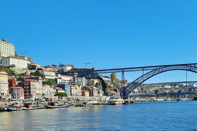 Porto Heritage Night Tour With Fado Show And Dinner Included - Small-group feel: why the max 8 people matters