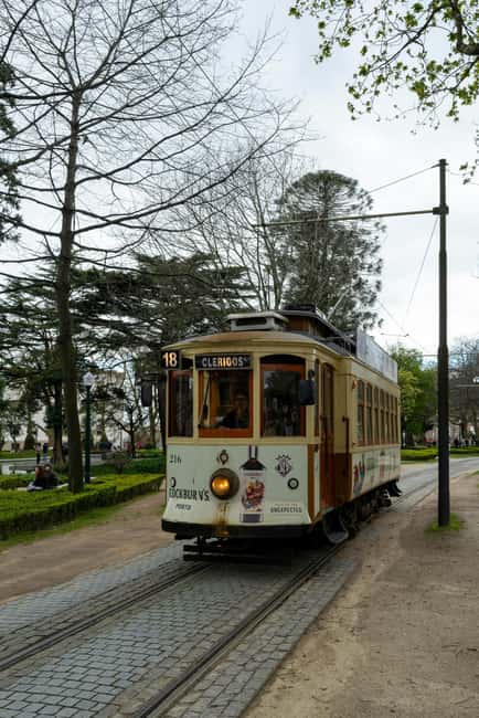 Porto Highlights and Tram - Private Tour - São Bento Station: The Tile-Covered Welcome Moment