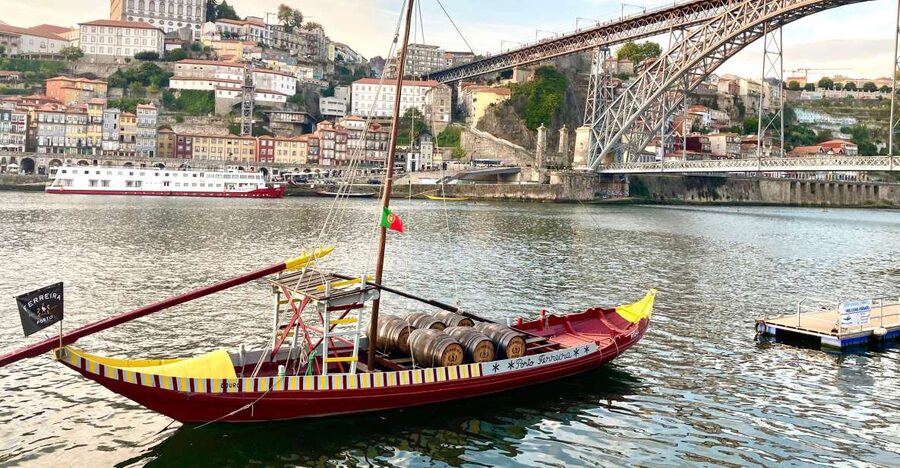 Porto: Highlights & hidden gems Walk - max 10 - São Bento Station: the tiled interior moment